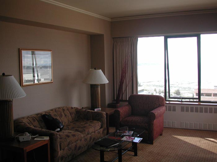 Anchorage suite 1.jpg 46.7K